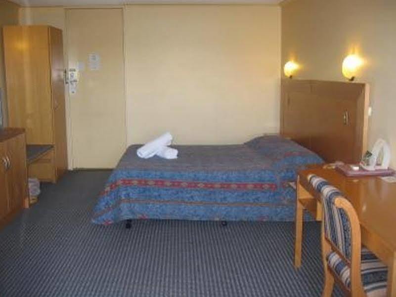 The Gem Hotel Griffith Bagian luar foto